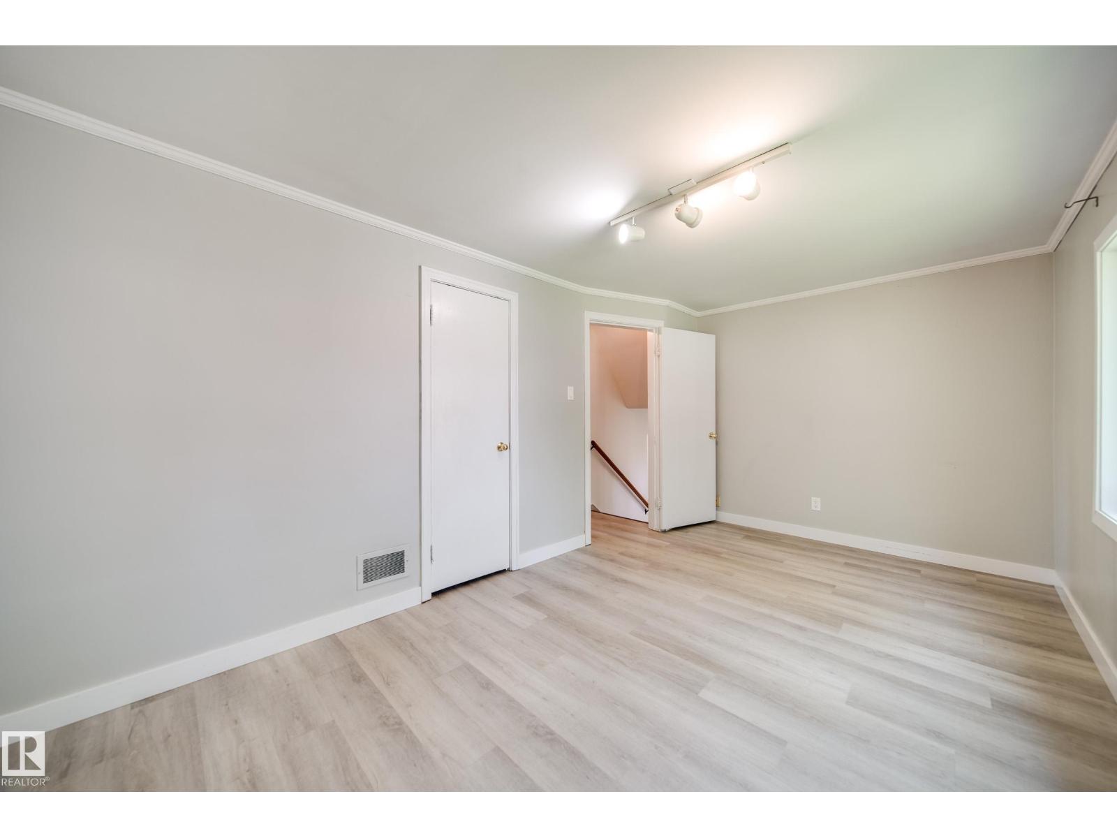 10519 140 St Nw Property Photo 28