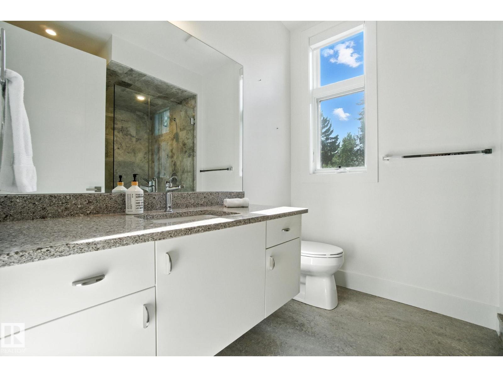 11823 Saskatchewan Dr Nw Property Photo 56