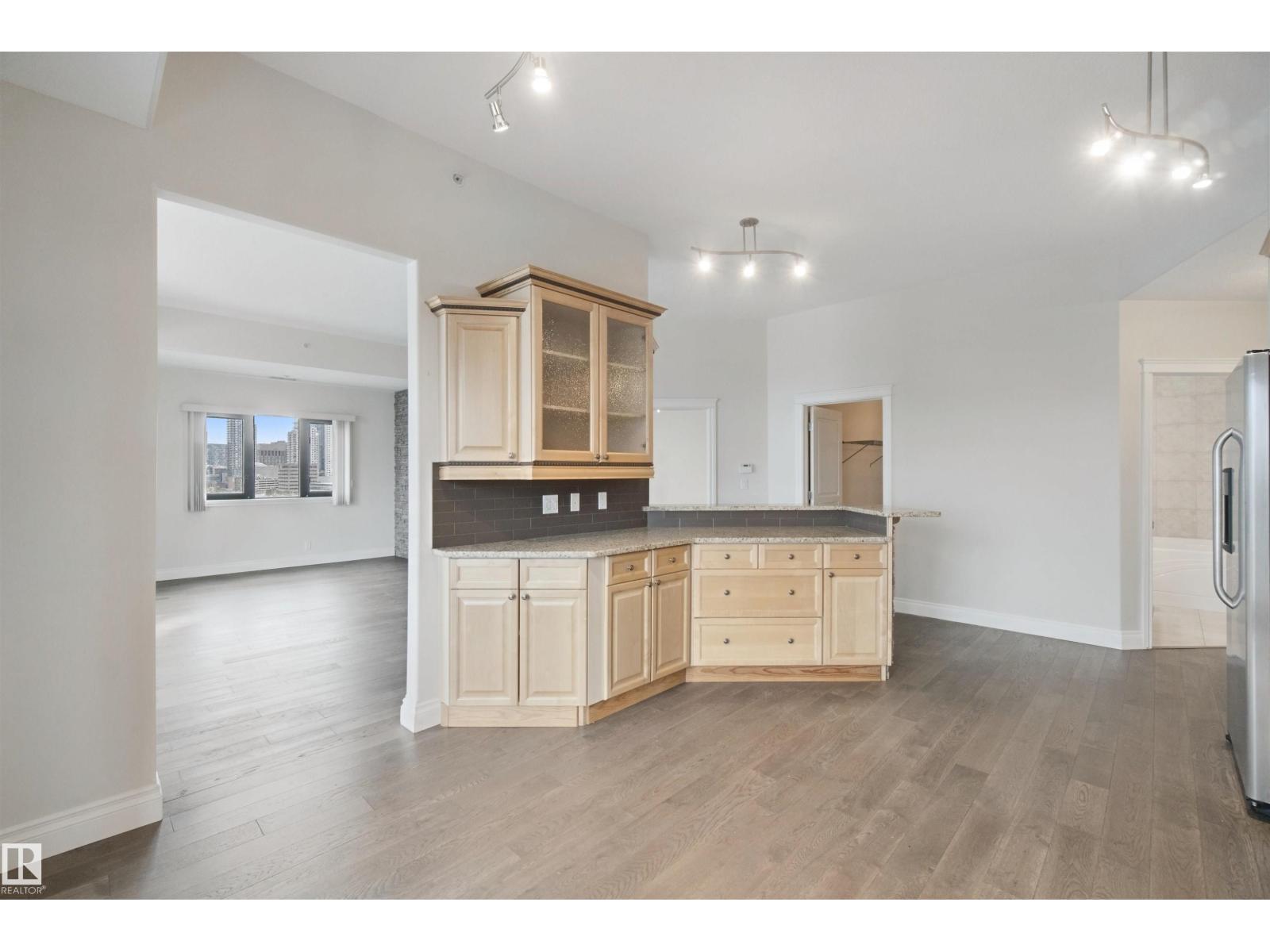 #1006 10319 111 St Nw Property Photo 11