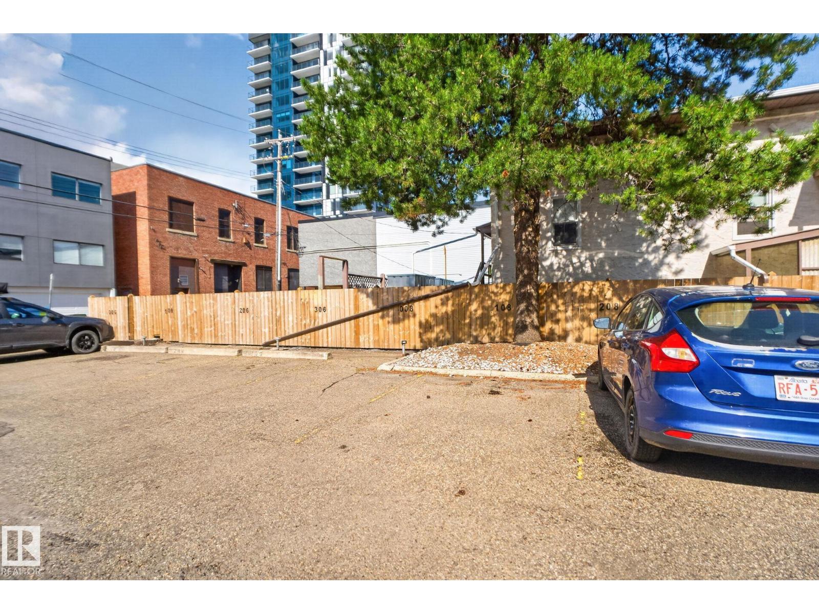#108 10520 80 Av Nw Property Photo 31