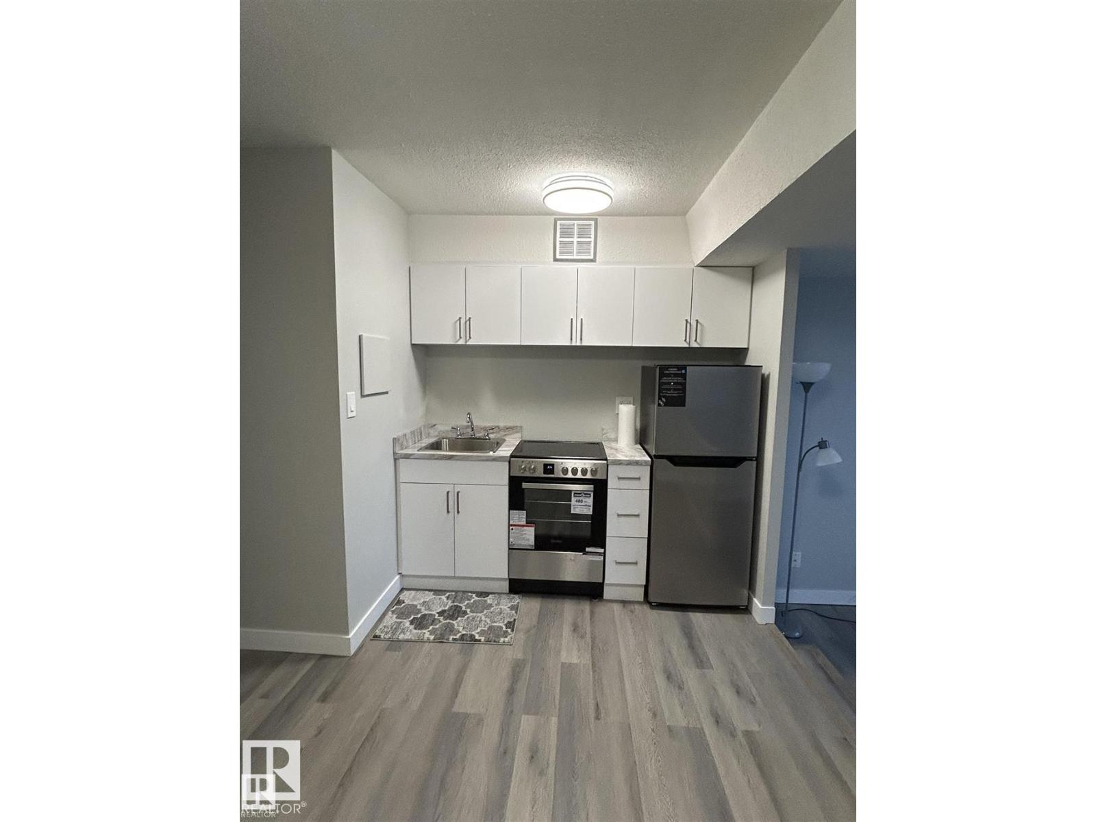 #714 10160 114 ST NW Property Photo 1