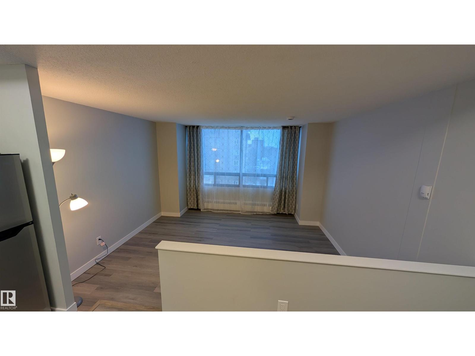 #714 10160 114 St Nw Property Photo 4