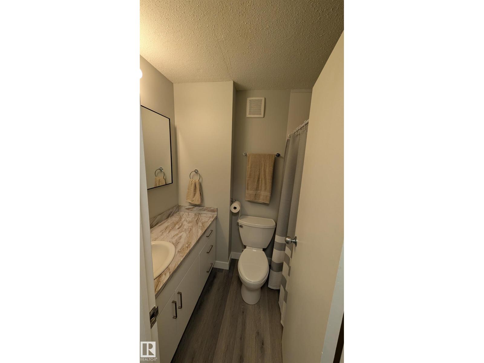 #714 10160 114 St Nw Property Photo 6