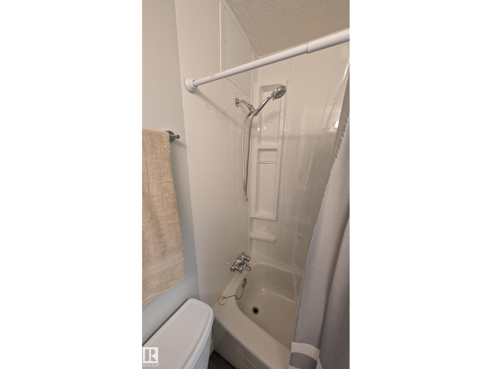 #714 10160 114 St Nw Property Photo 7