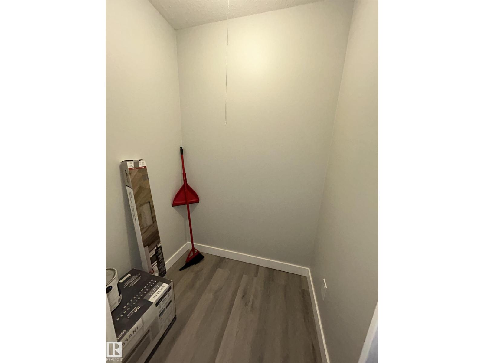 #714 10160 114 St Nw Property Photo 9