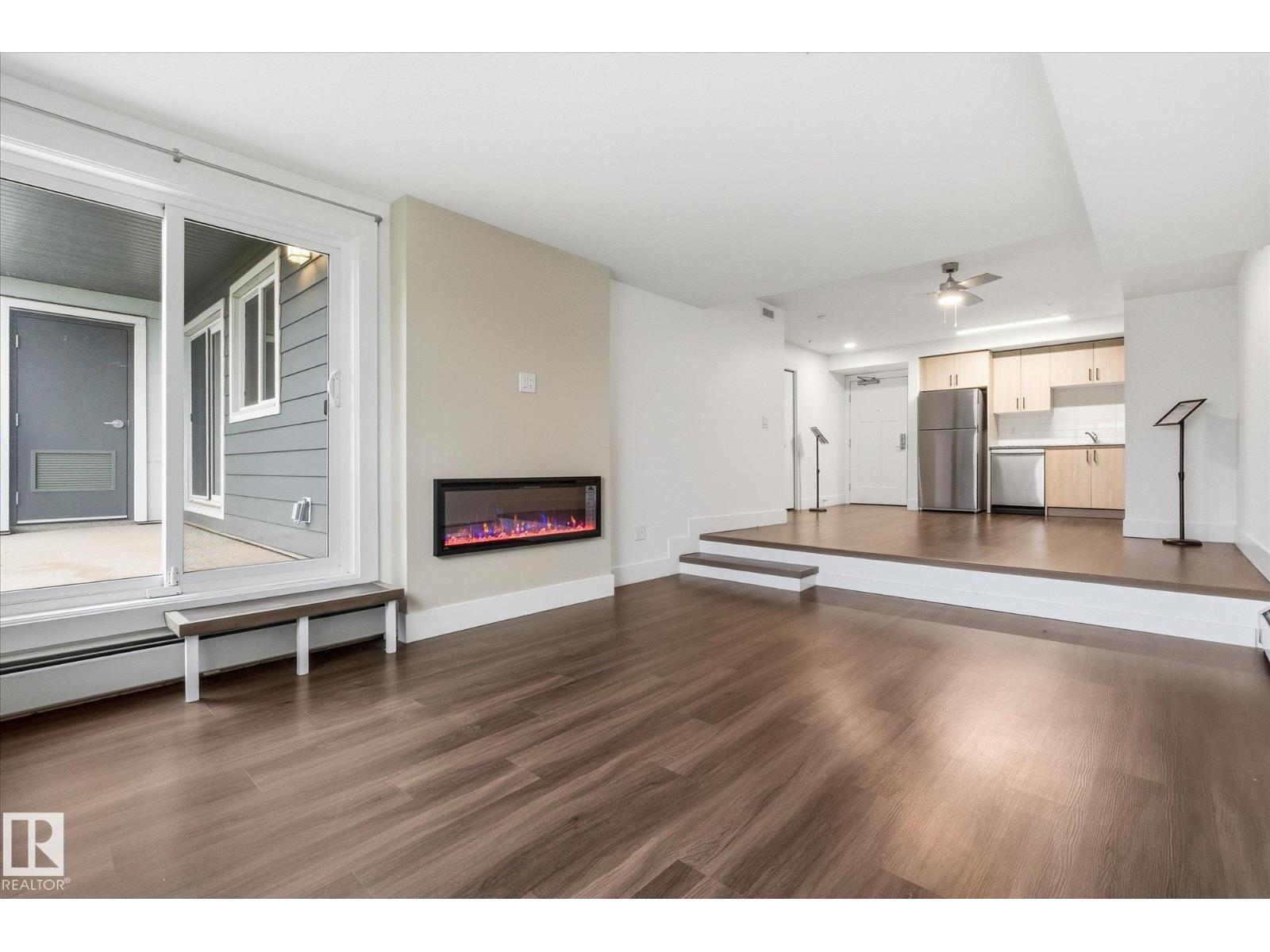 #302 9504 182 St Nw Property Photo 4