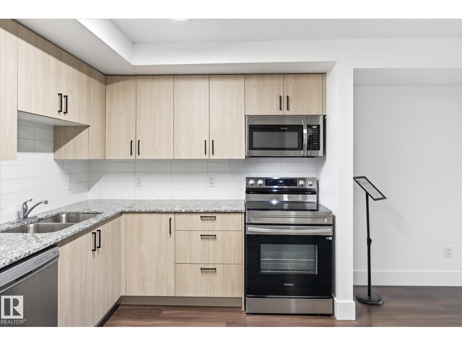 #302 9504 182 St Nw Property Photo 12