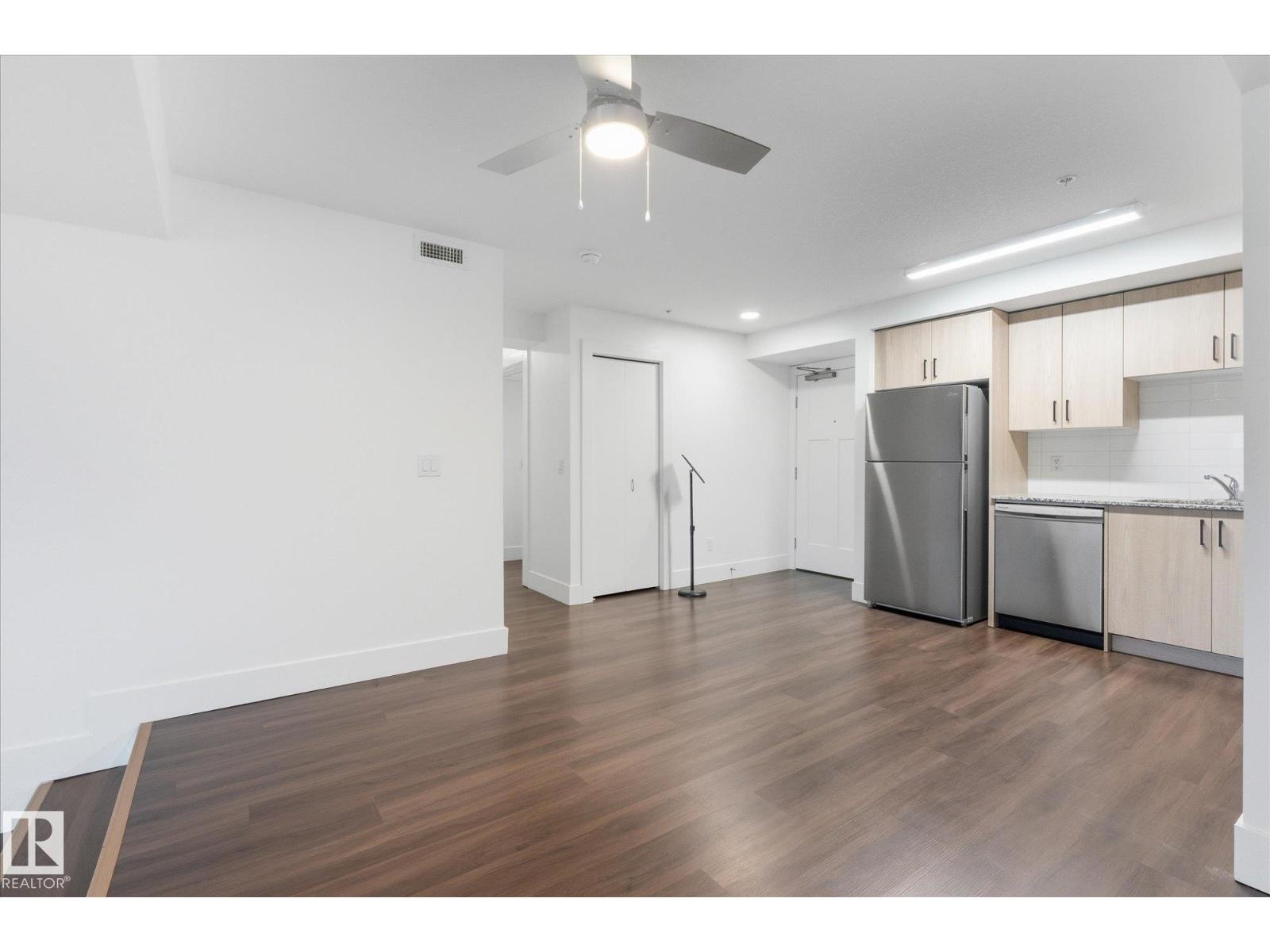 #302 9504 182 St Nw Property Photo 24