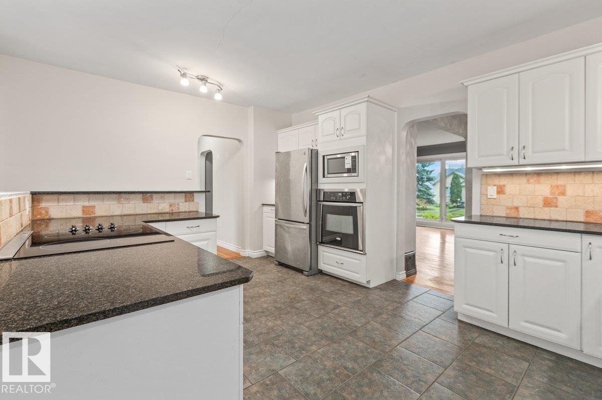 11631 130 St Nw Property Photo 9