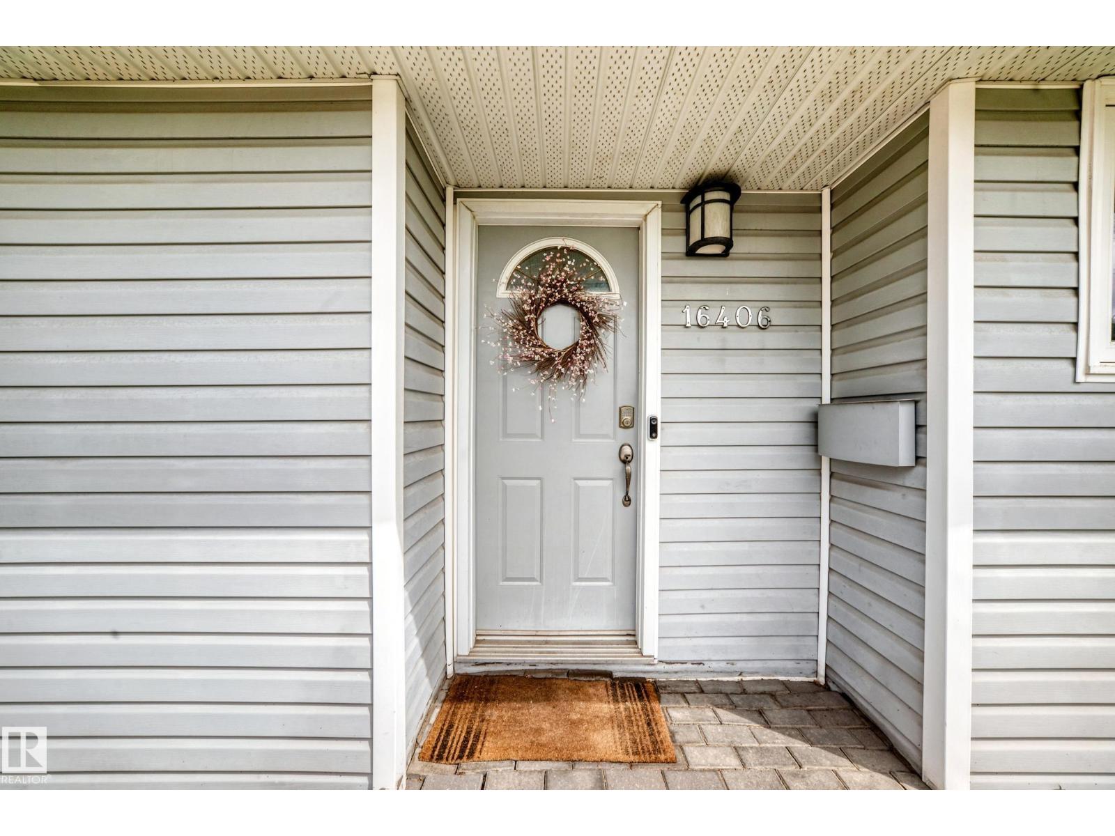 16406 87a Av Nw Property Photo 3