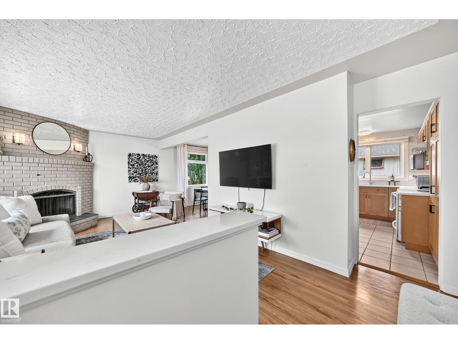 16406 87a Av Nw Property Photo 5