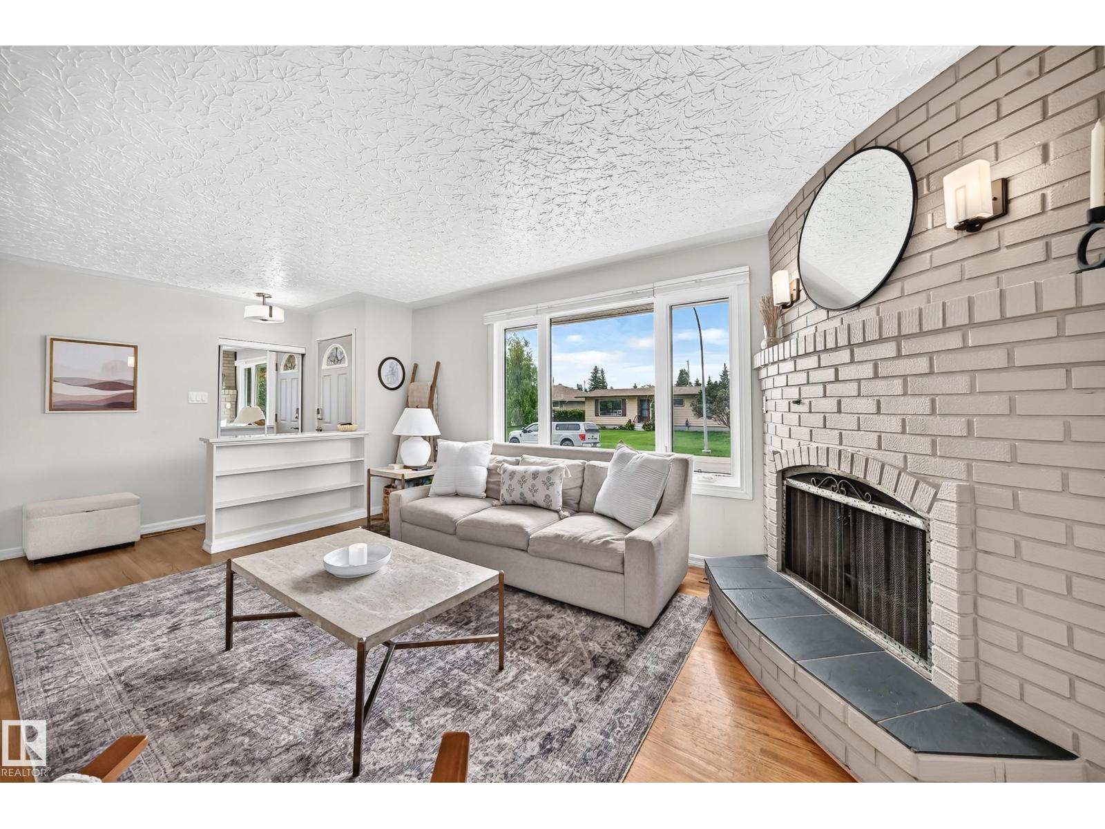 16406 87a Av Nw Property Photo 16