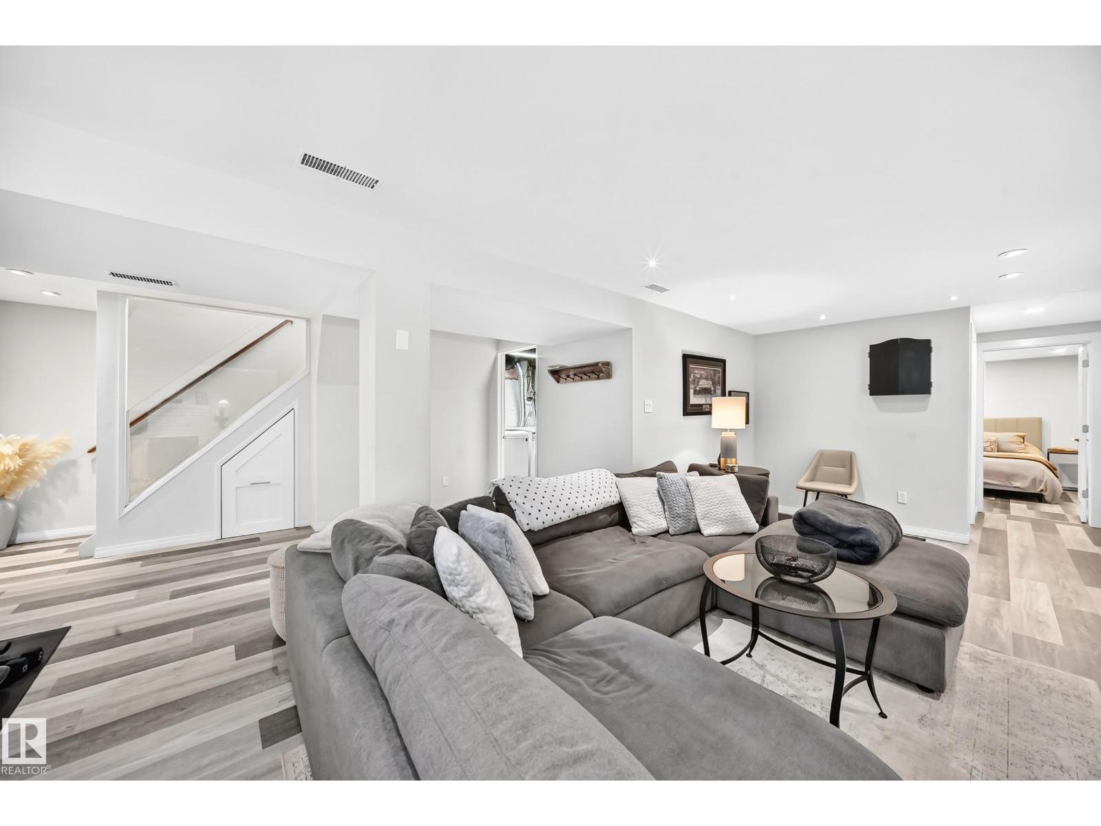 16406 87a Av Nw Property Photo 38