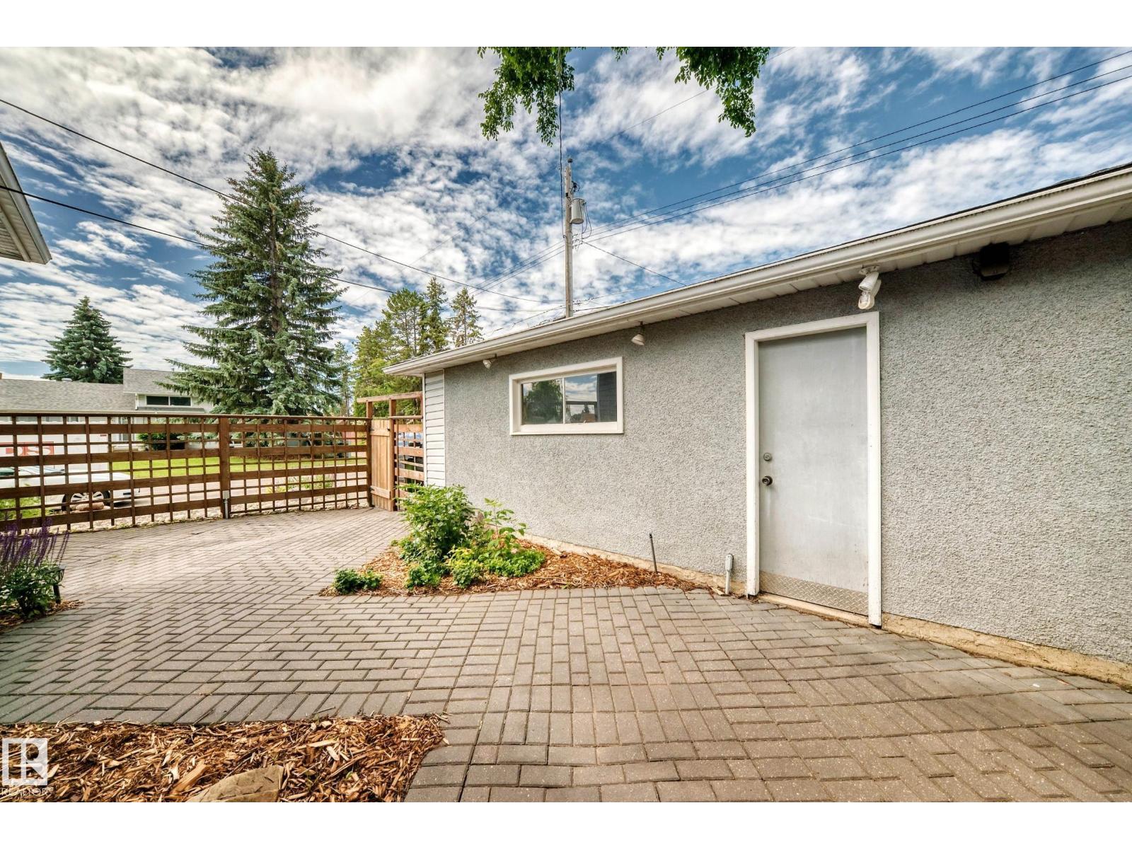 16406 87a Av Nw Property Photo 58