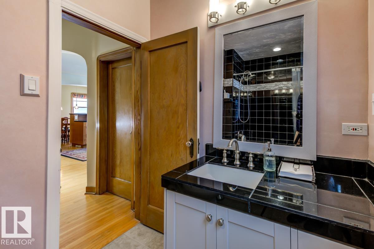 10514 127 Street Nw Property Photo 32
