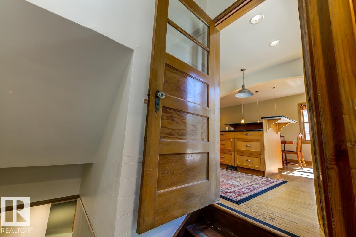 10514 127 Street Nw Property Photo 41