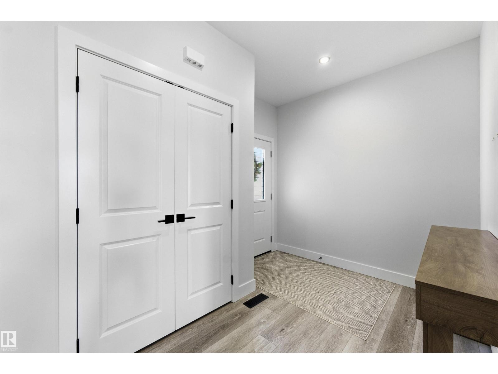 93 Springbrook Wd Property Photo 4