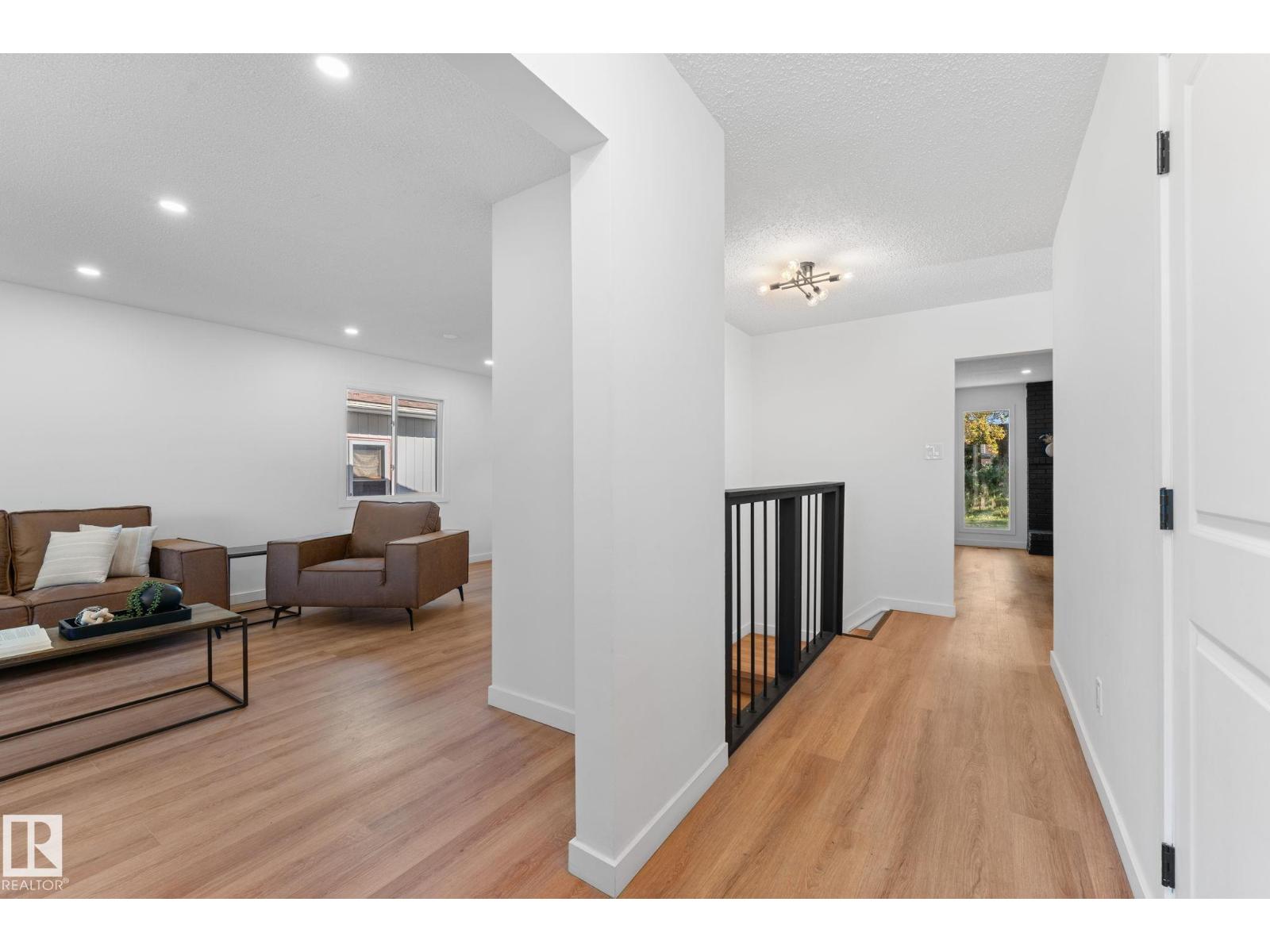 3721 103b Street Nw Nw Property Photo 4