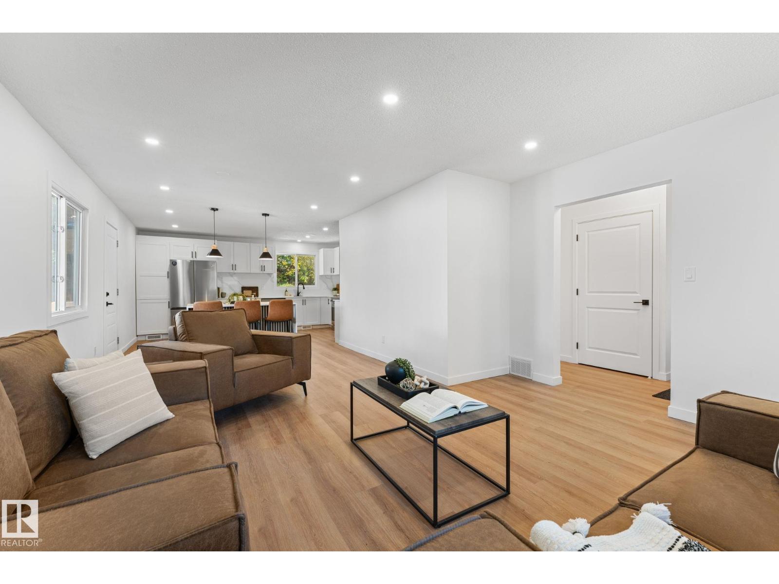 3721 103b Street Nw Nw Property Photo 7
