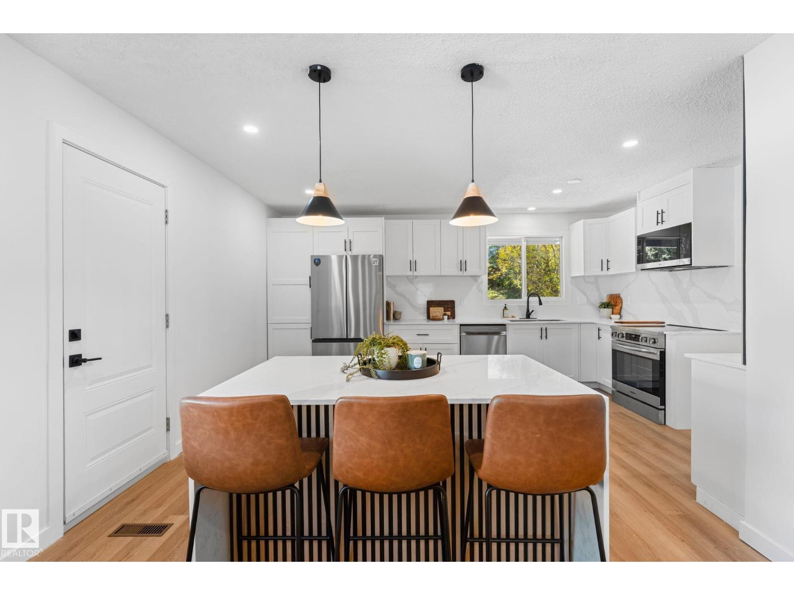 3721 103b Street Nw Nw Property Photo 8