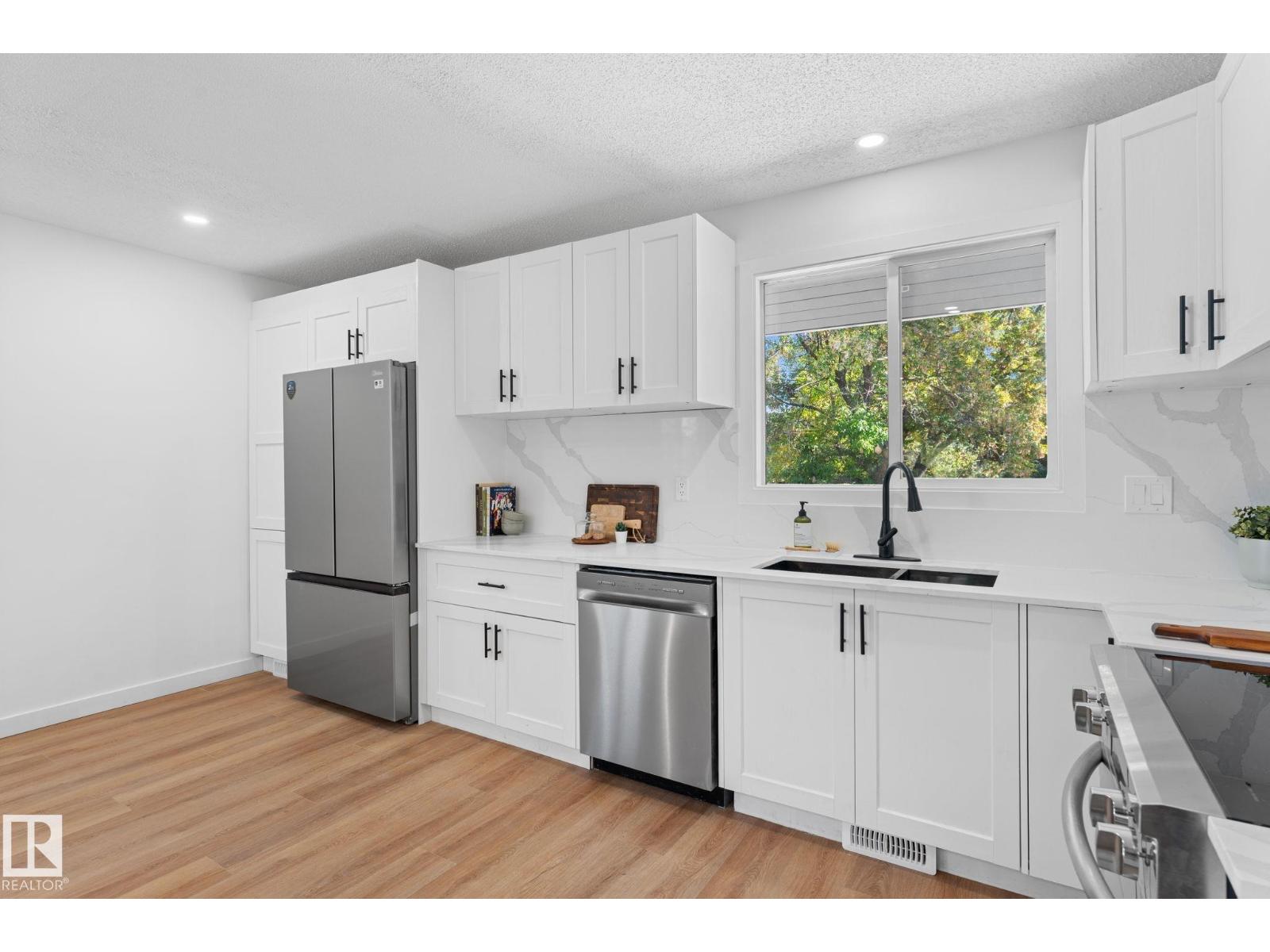 3721 103b Street Nw Nw Property Photo 11