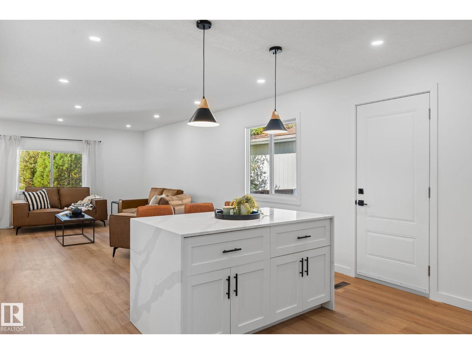 3721 103b Street Nw Nw Property Photo 12