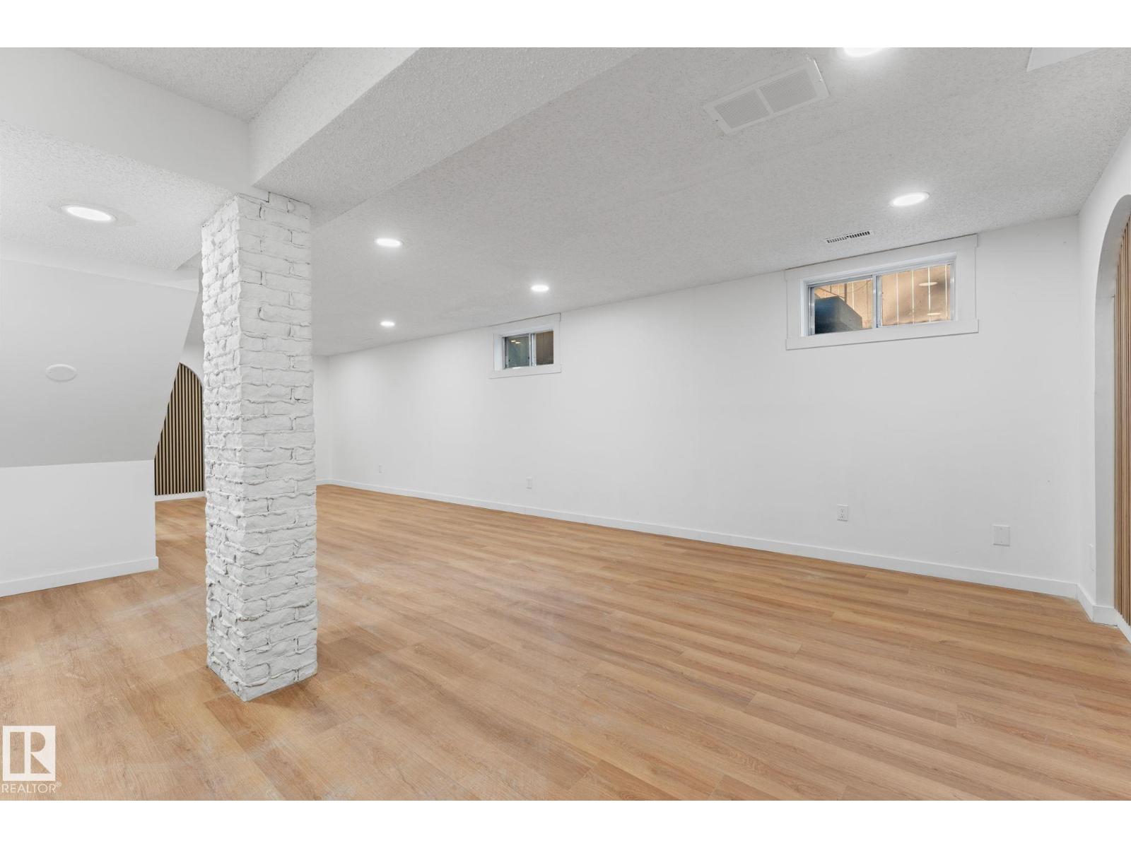 3721 103b Street Nw Nw Property Photo 33