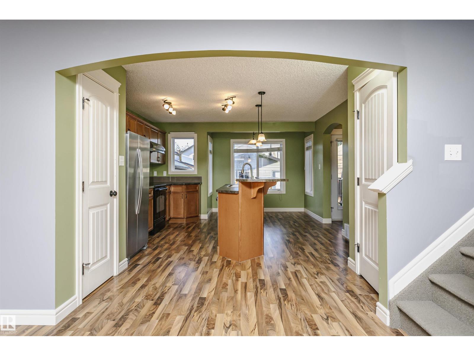 12051 18 Av Sw Sw Property Photo 7