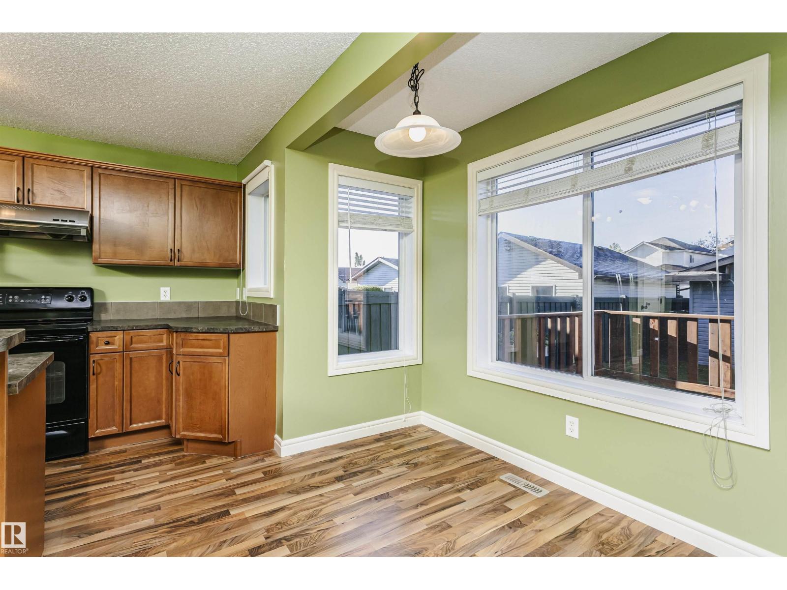 12051 18 Av Sw Sw Property Photo 11