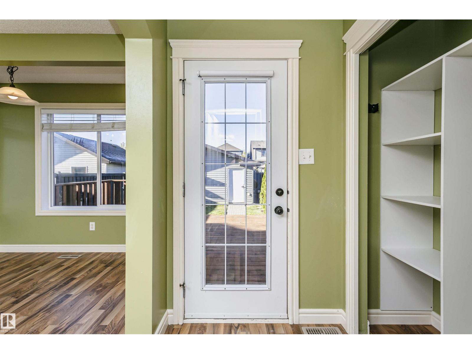 12051 18 Av Sw Sw Property Photo 13