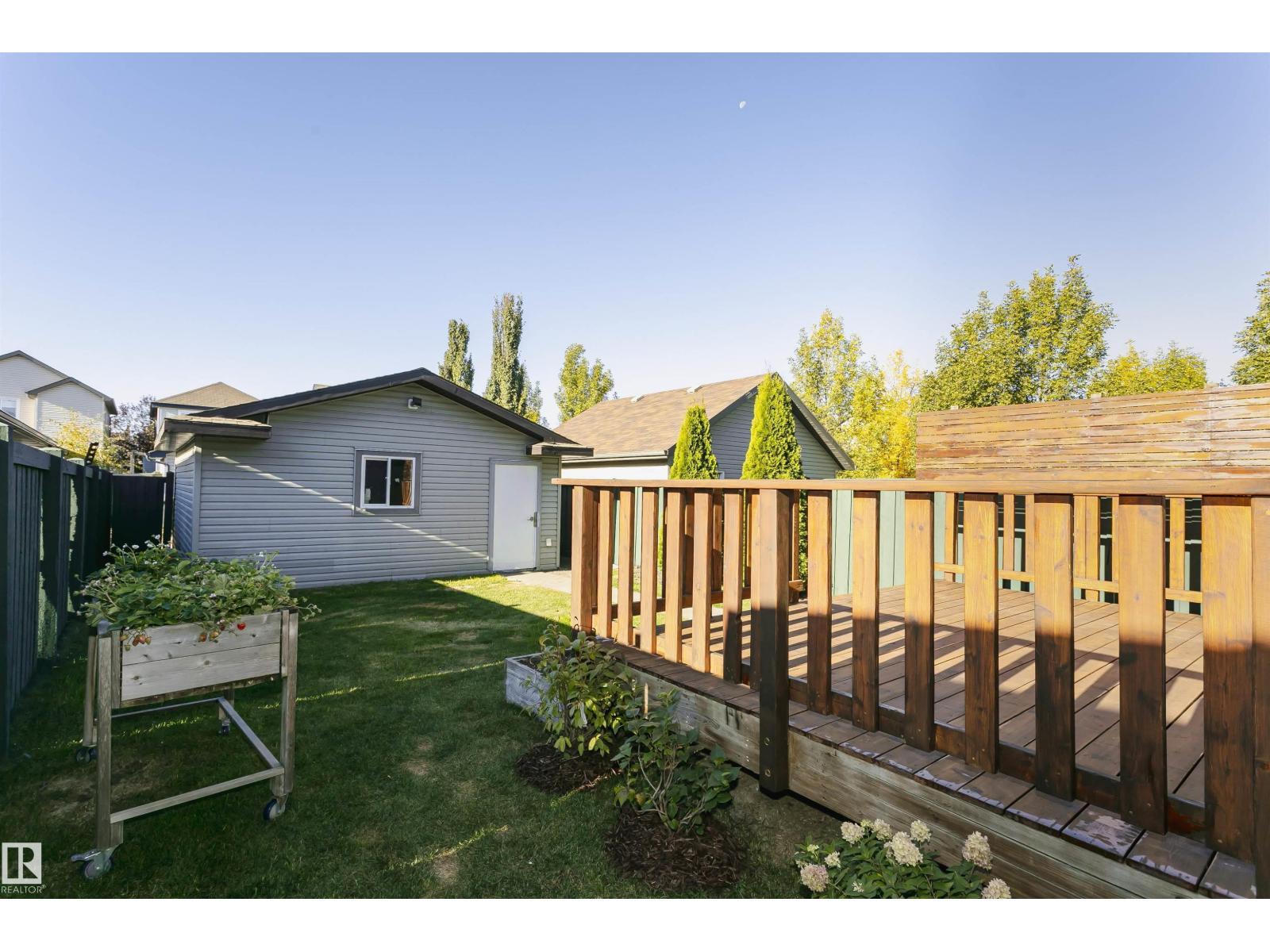 12051 18 Av Sw Sw Property Photo 26