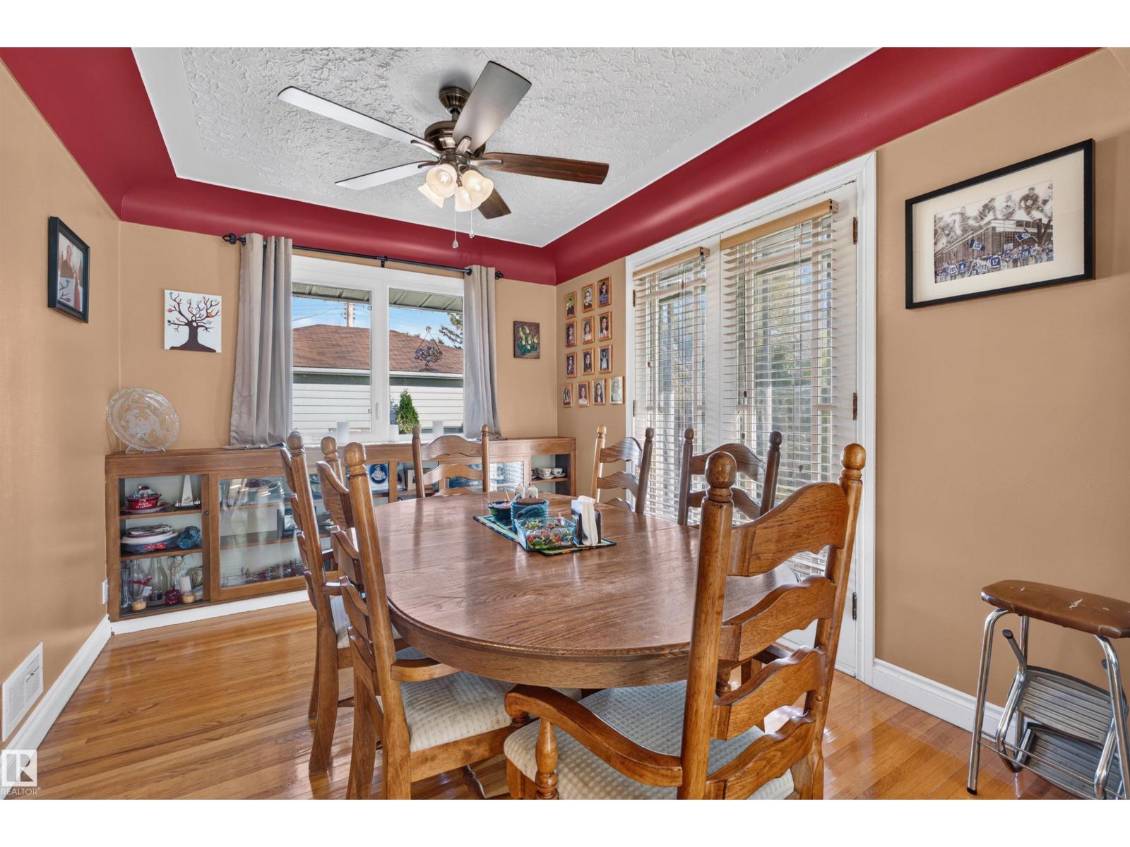 5404 52 Av Property Photo 9