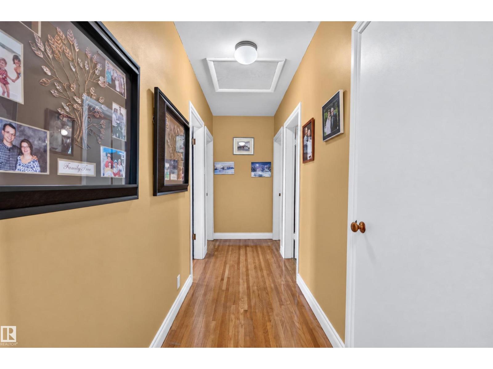 5404 52 Av Property Photo 13