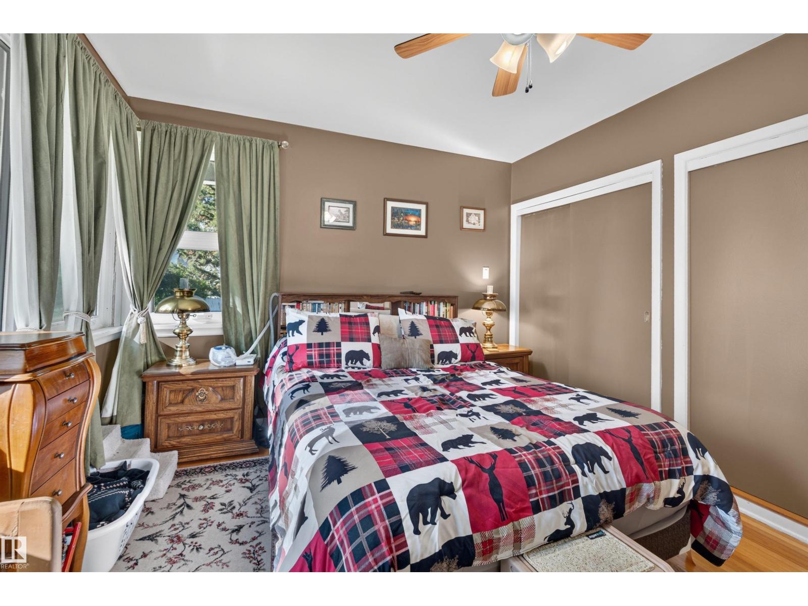 5404 52 Av Property Photo 15