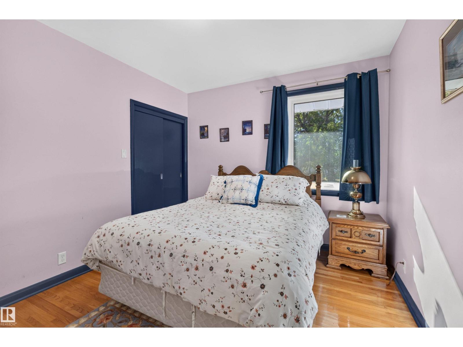 5404 52 Av Property Photo 17