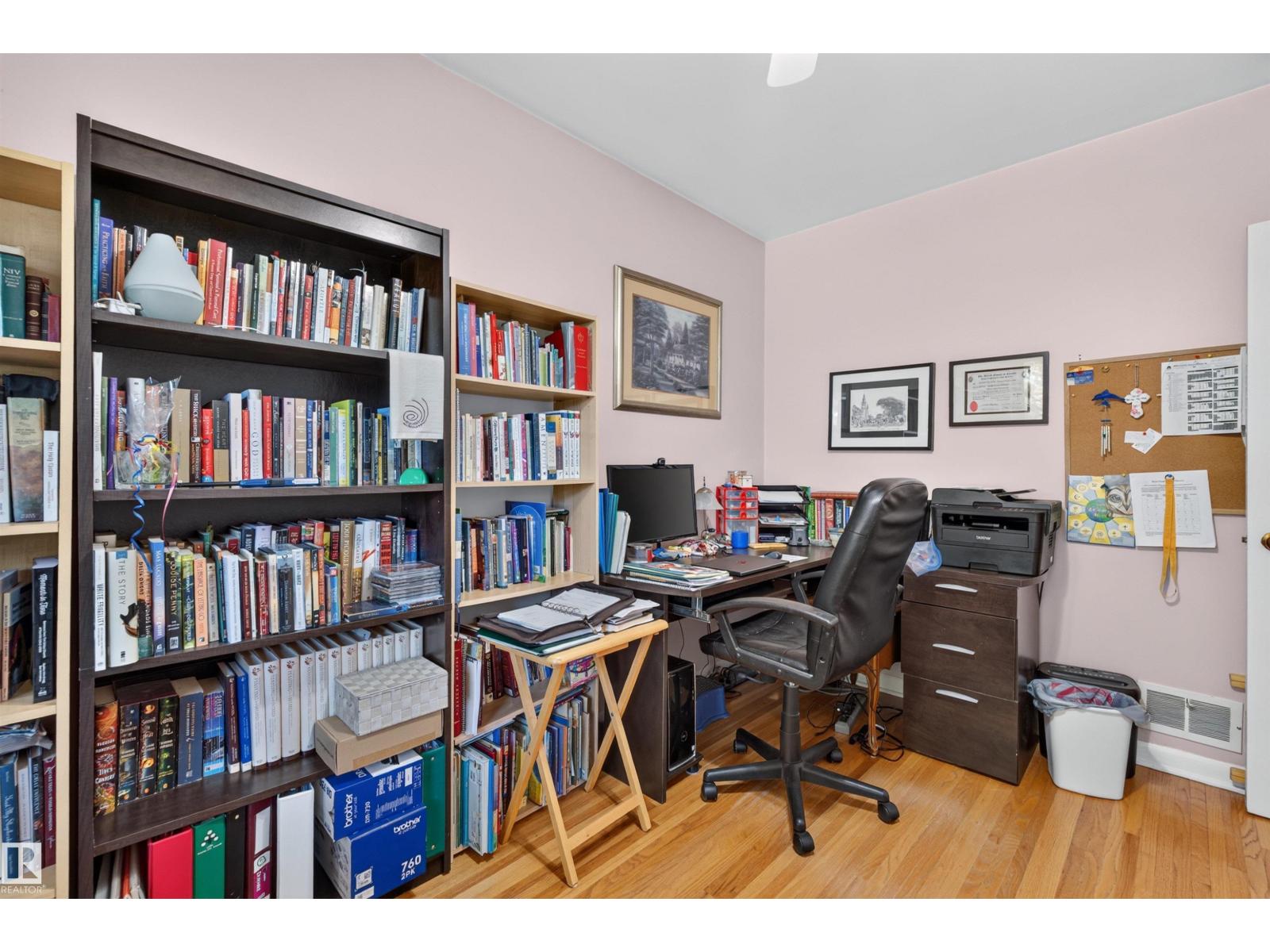 5404 52 Av Property Photo 20