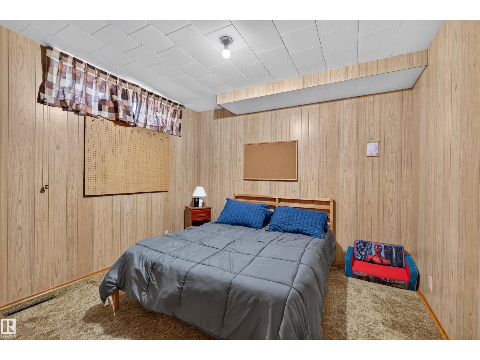 5404 52 Av Property Photo 26