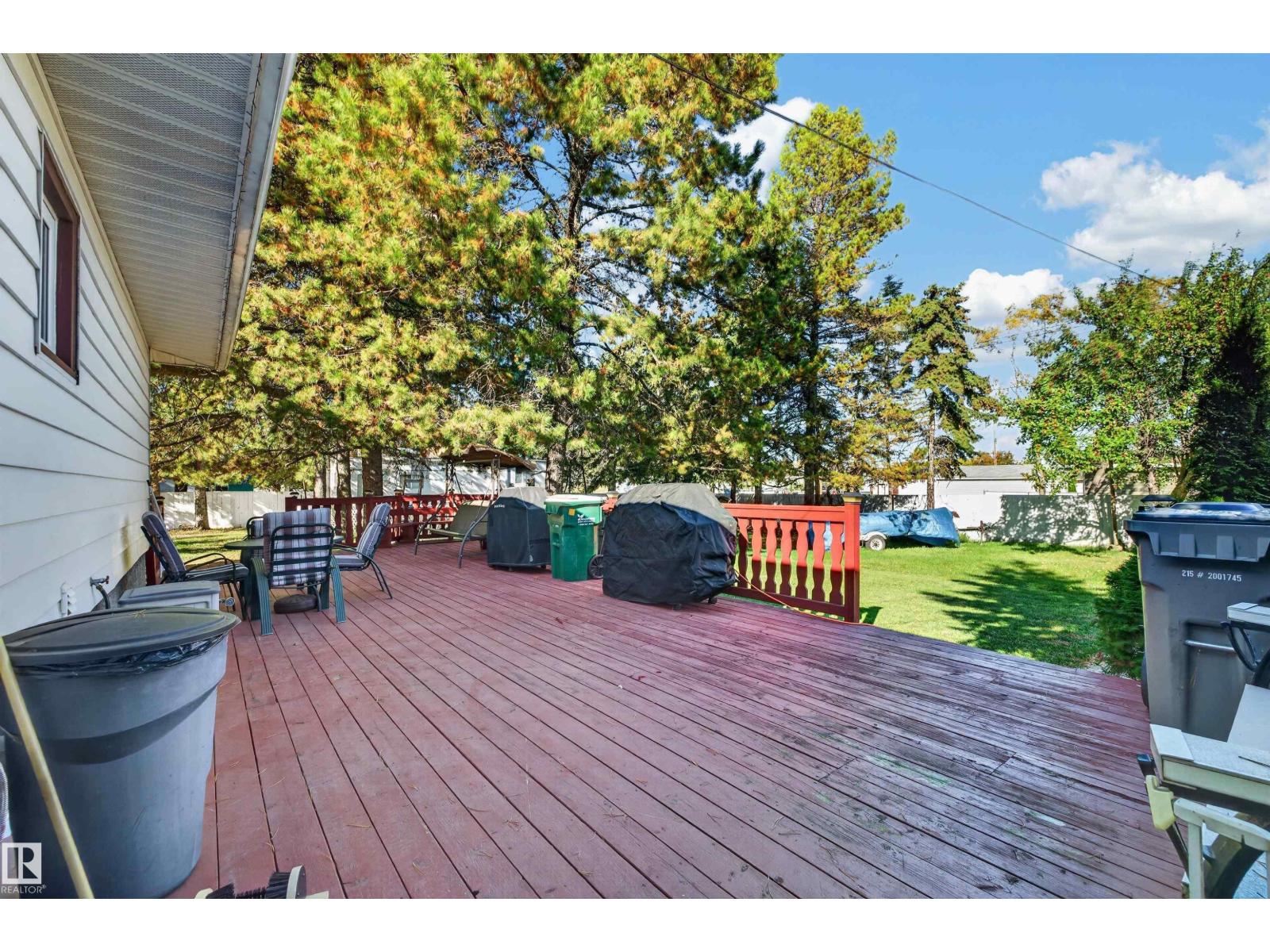 5404 52 Av Property Photo 33