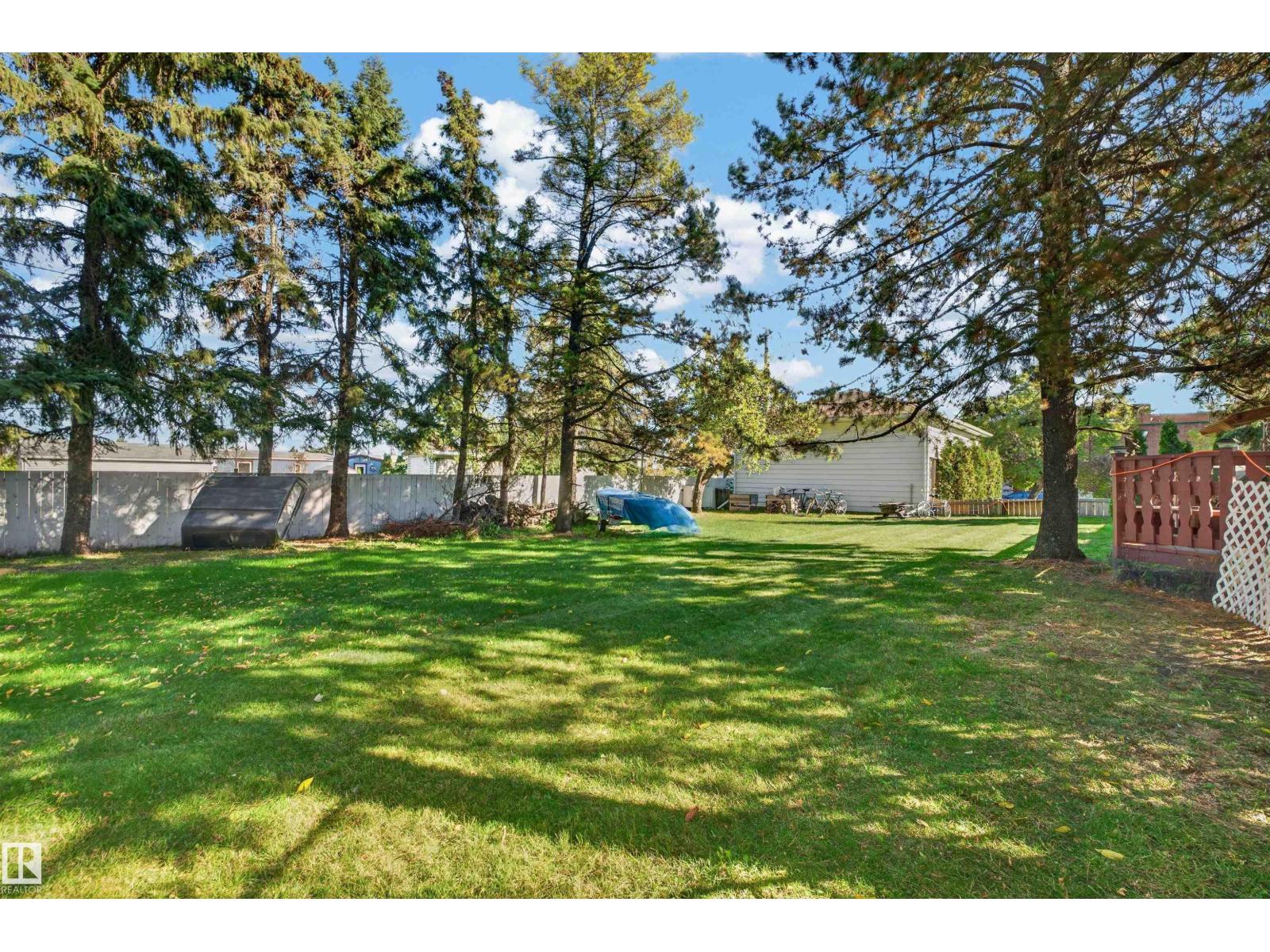5404 52 Av Property Photo 36
