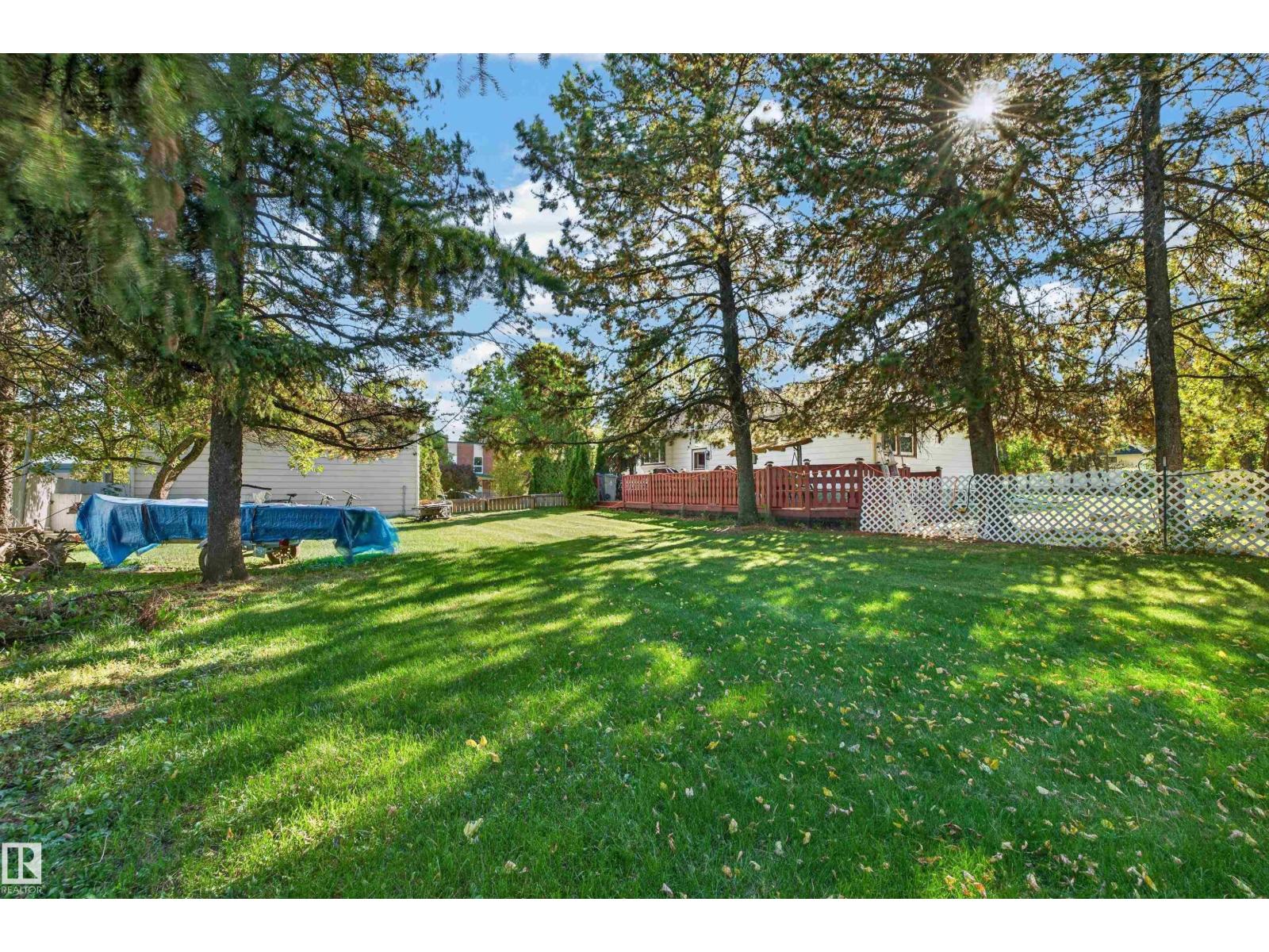 5404 52 Av Property Photo 37