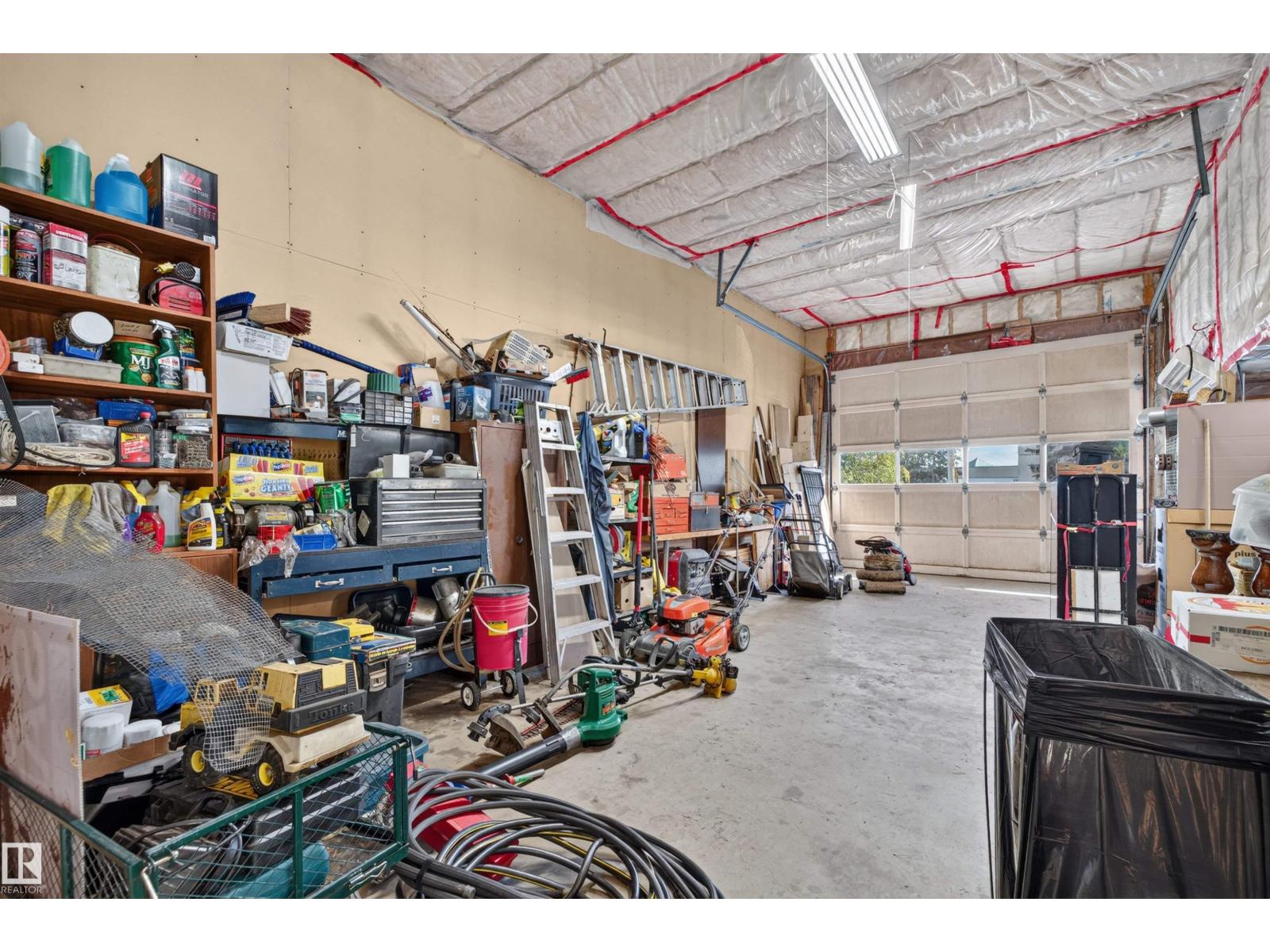 5404 52 Av Property Photo 41