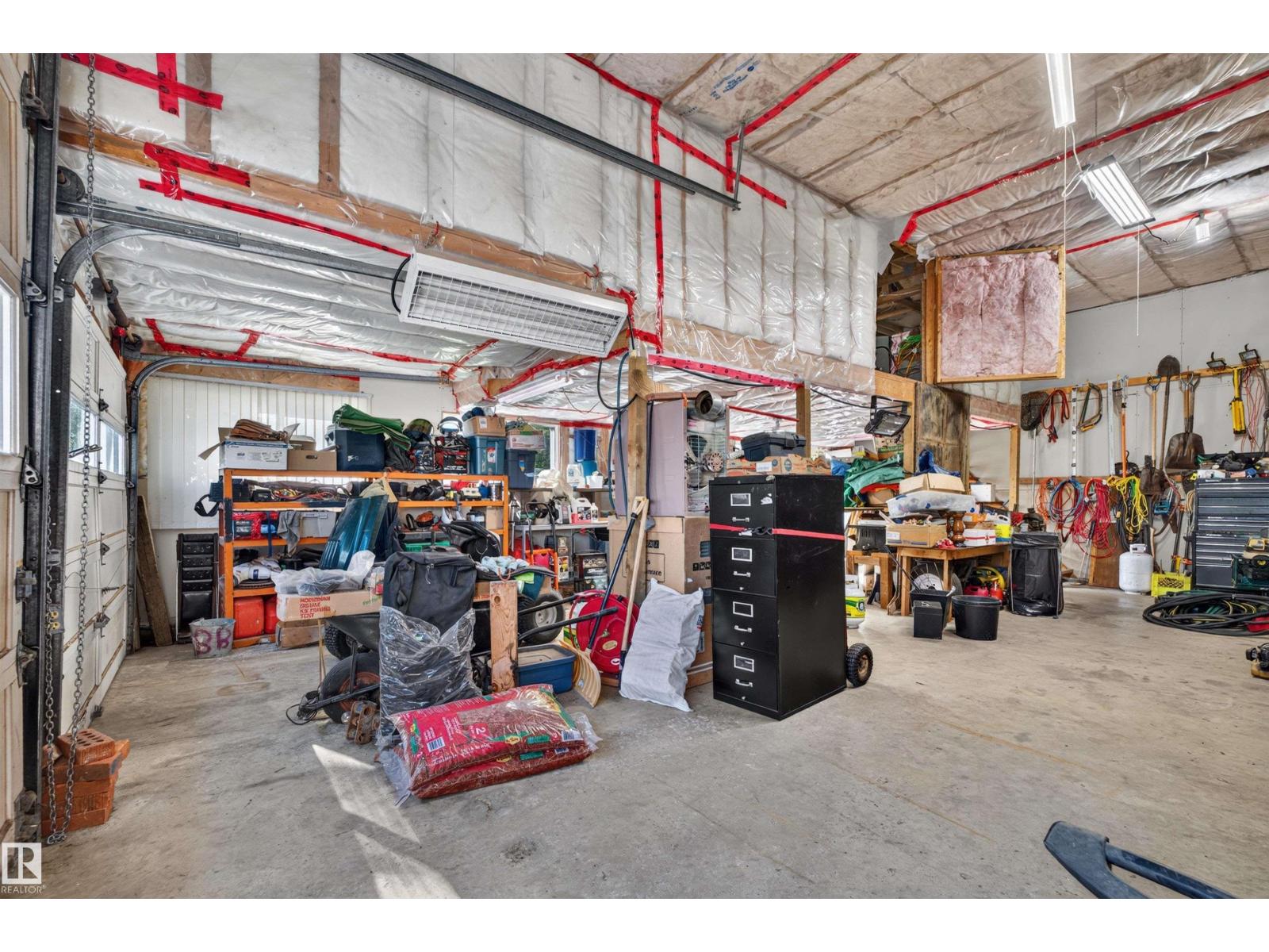 5404 52 Av Property Photo 42