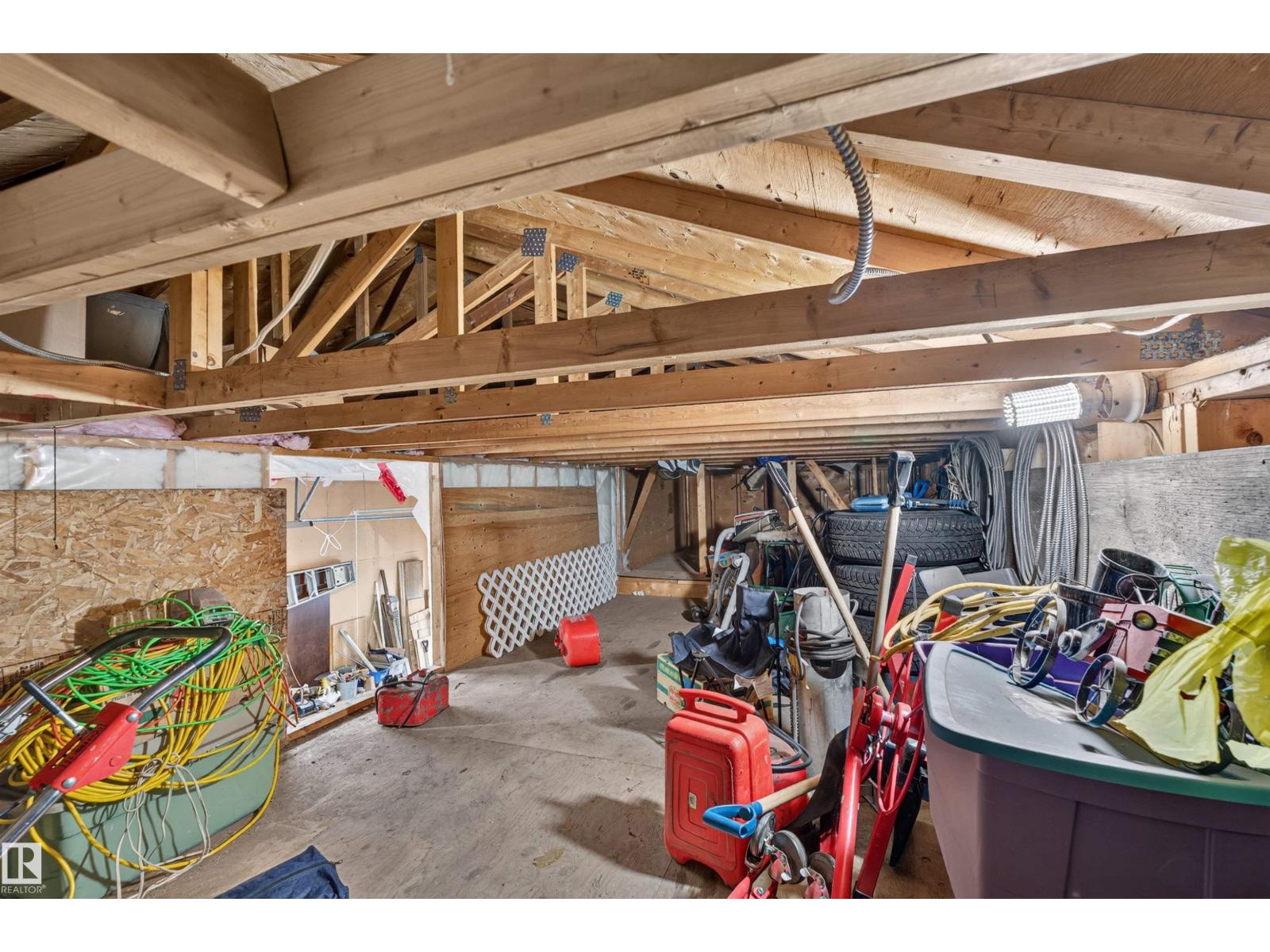 5404 52 Av Property Photo 43