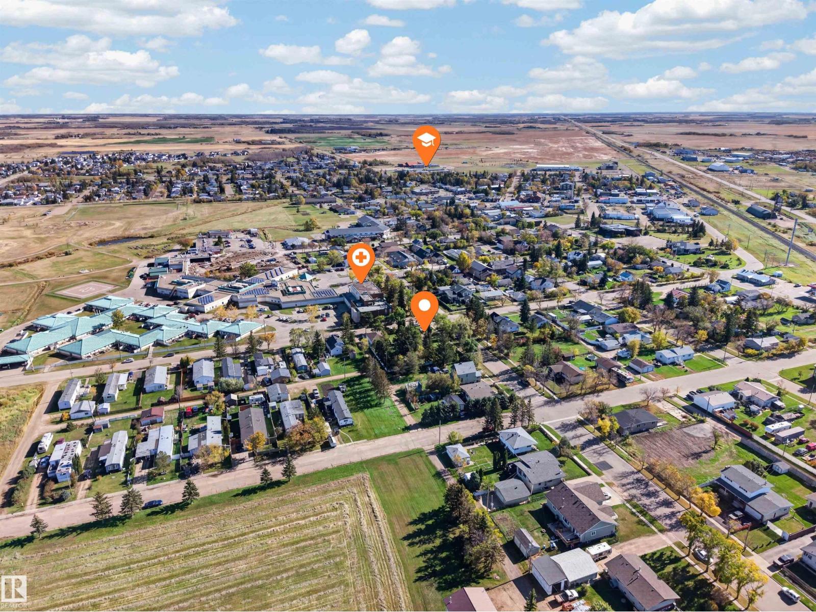 5404 52 Av Property Photo 45