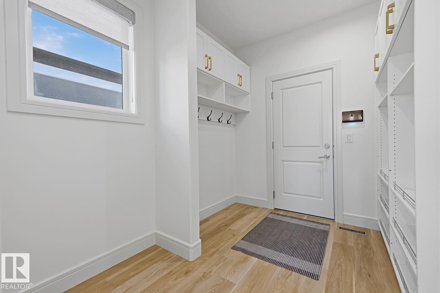 26 Executive Way Property Photo 18