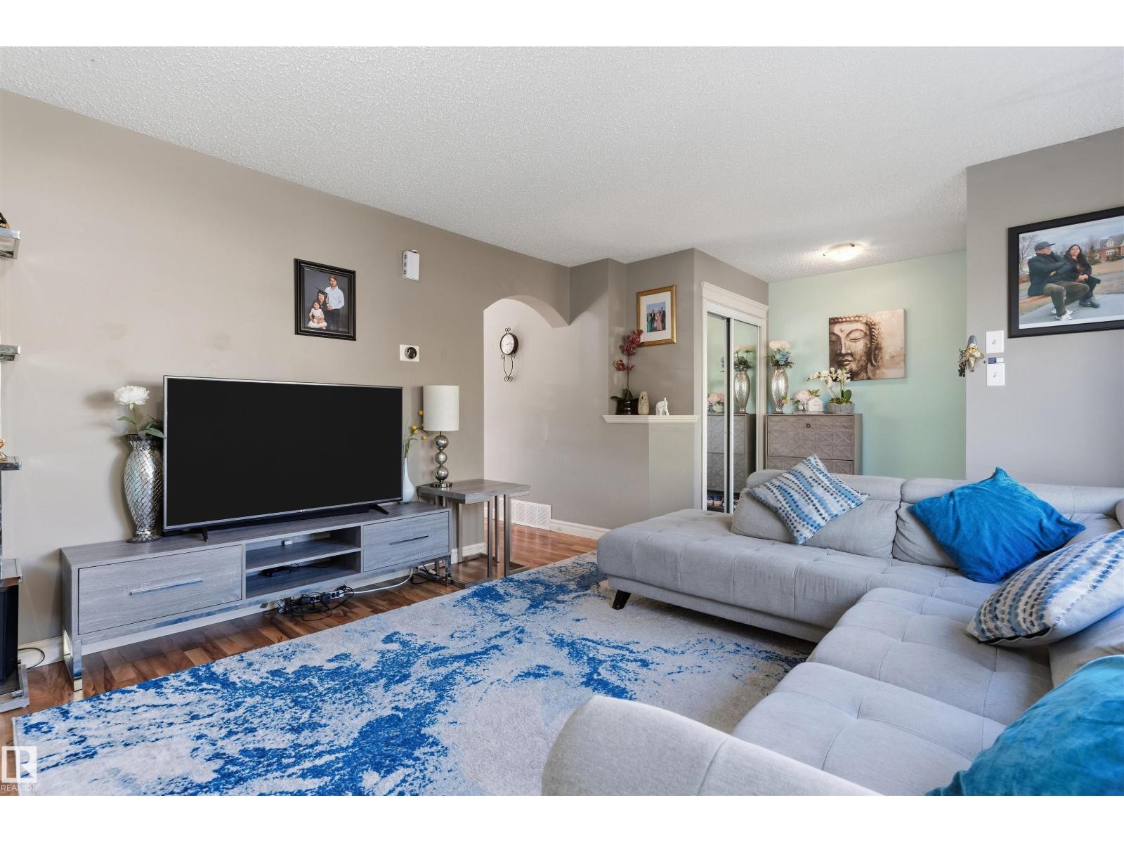 12035 18 Av Sw Property Photo 10