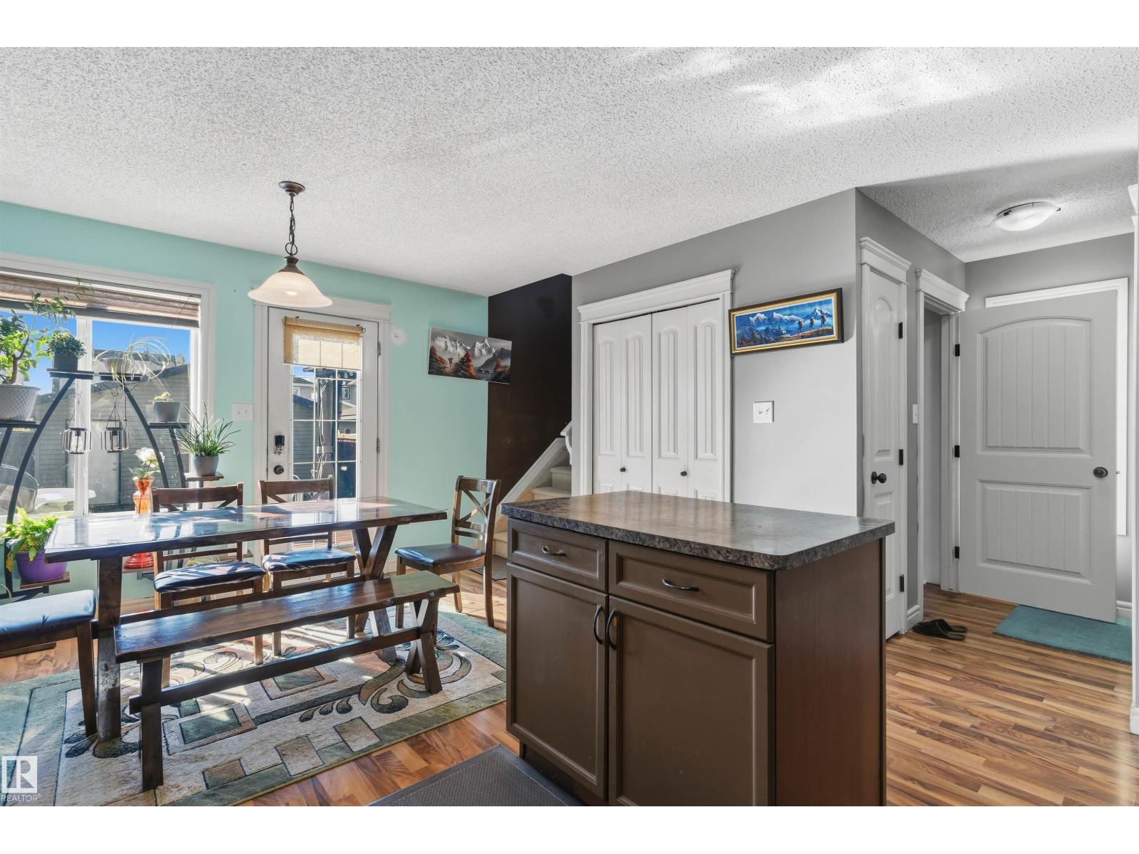 12035 18 Av Sw Property Photo 15