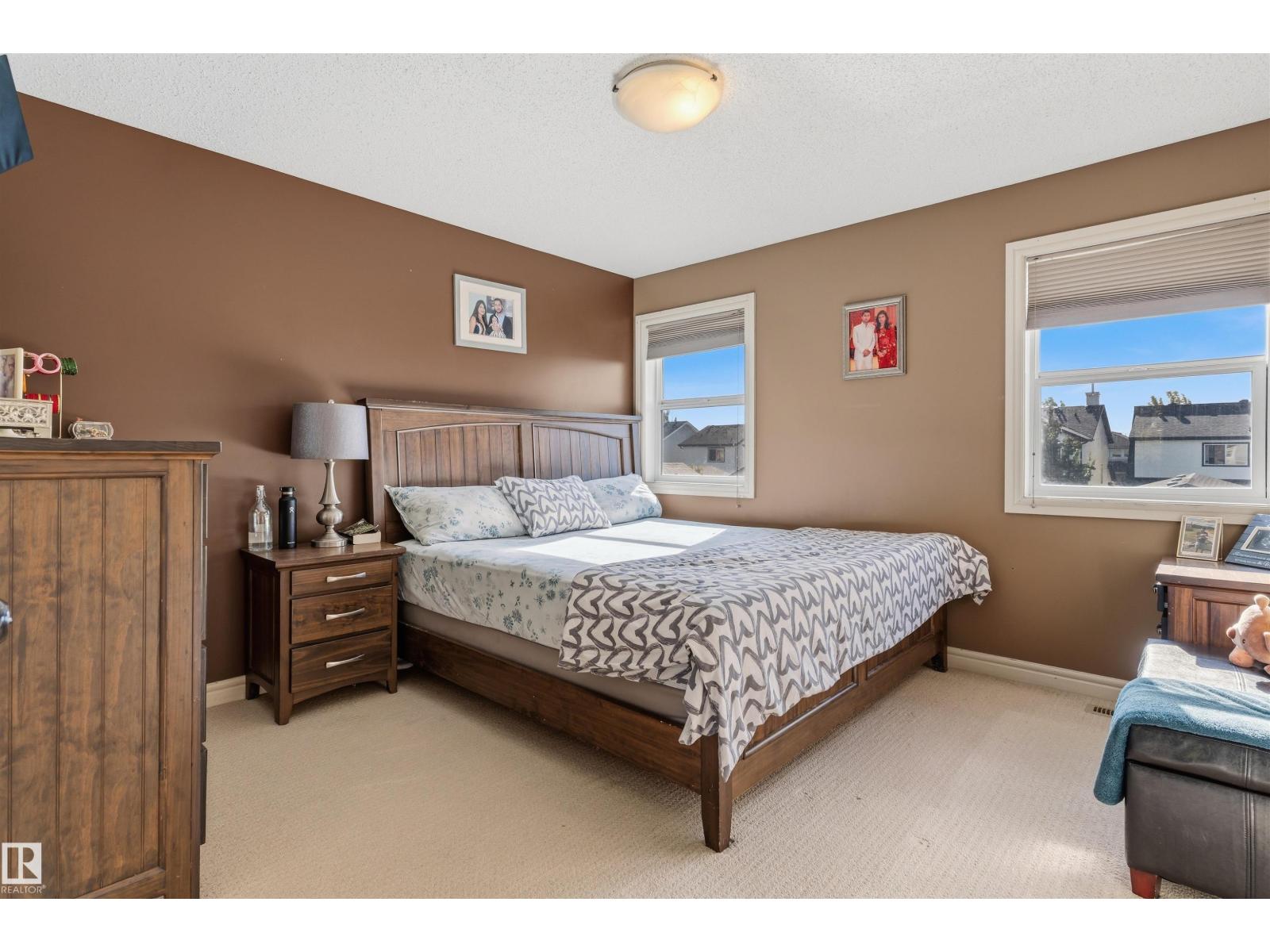 12035 18 Av Sw Property Photo 18