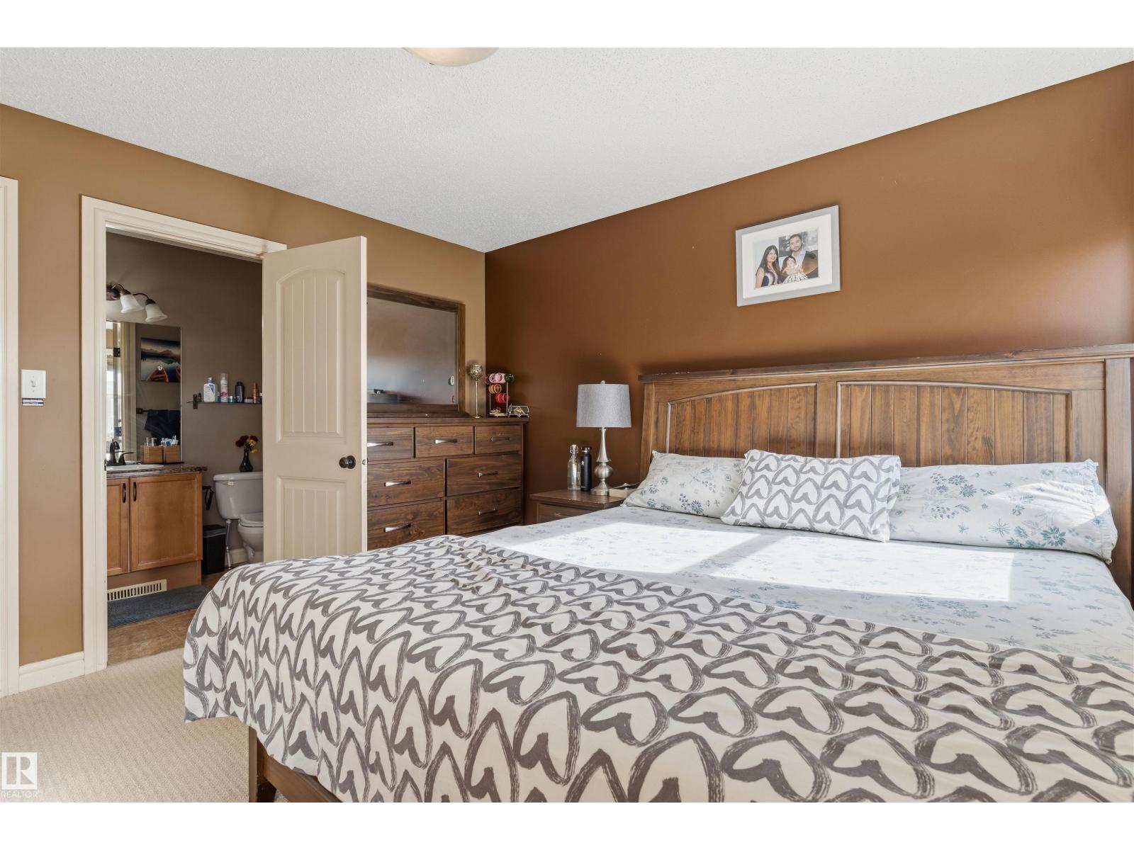 12035 18 Av Sw Property Photo 20