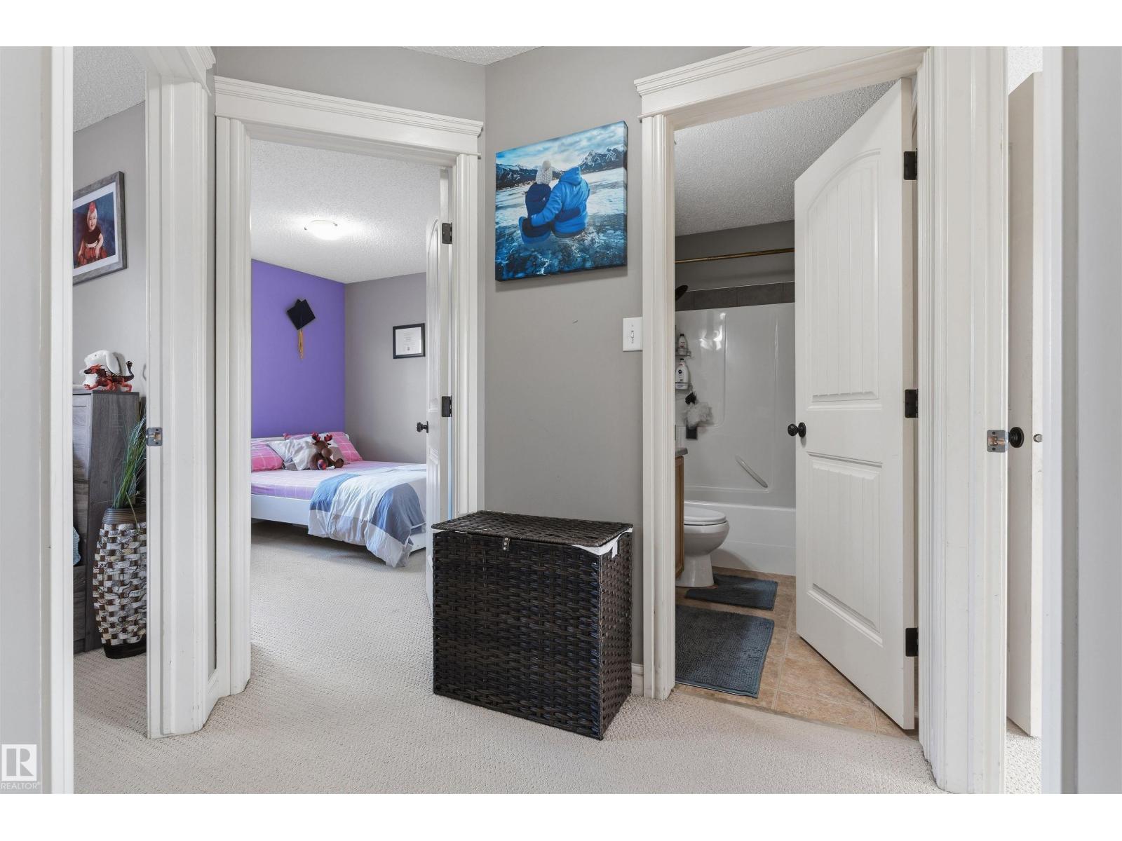 12035 18 Av Sw Property Photo 22
